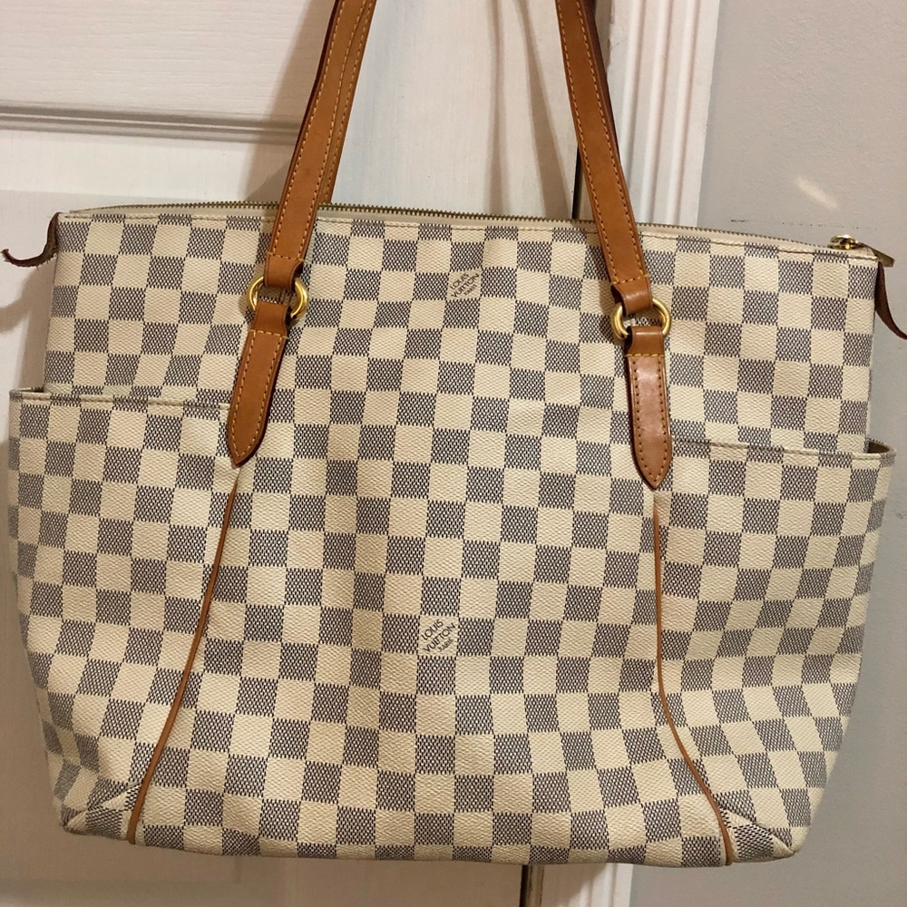 ❣️SOLD❣️Louis Vuitton Totally MM